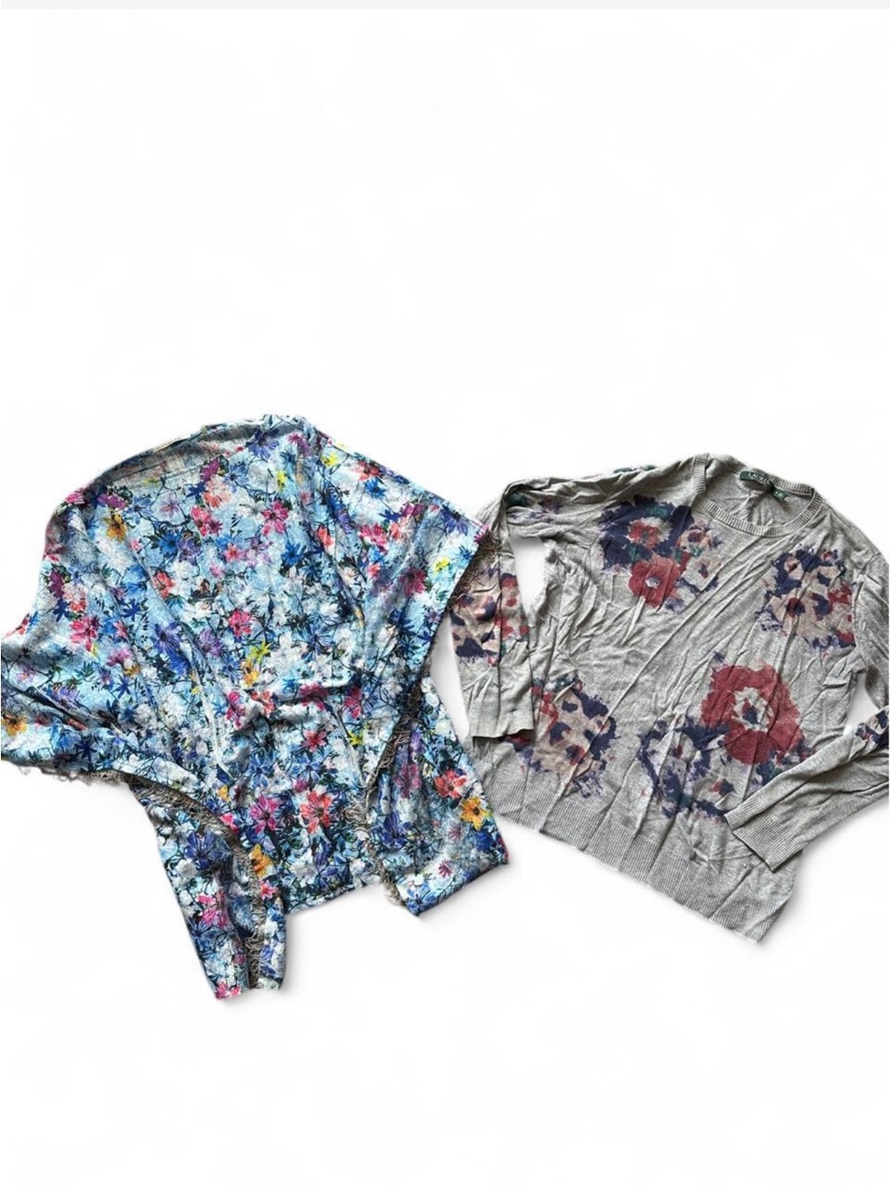 Women’s Floral blue white red top bundle size medium